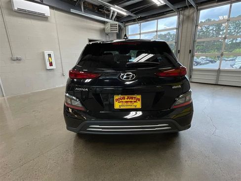 Used 2023 Hyundai Kona SEL FWD image 4