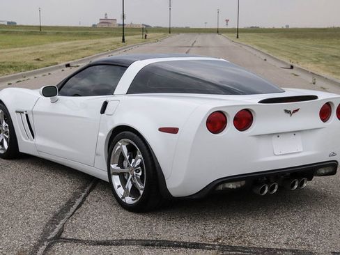 Used 2011 Chevrolet Corvette Grand Sport w/ Preferred Equipment Group RWD image 16