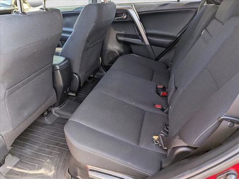 Used 2018 Toyota RAV4 XLE image 20