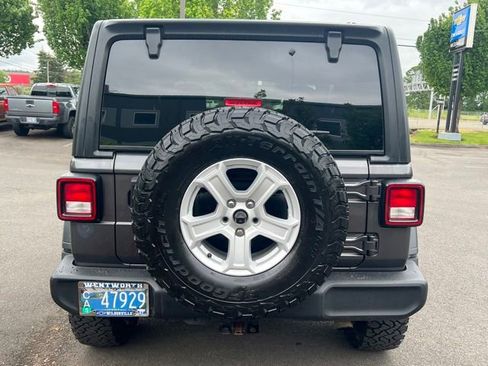 Used 2018 Jeep Wrangler Sport AWD/4WD image 6