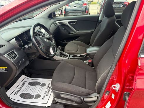 Used 2015 Hyundai Elantra SE w/ Option Group 03 FWD image 12
