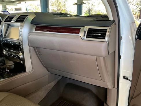 Used 2019 Lexus GX 460 Premium image 18