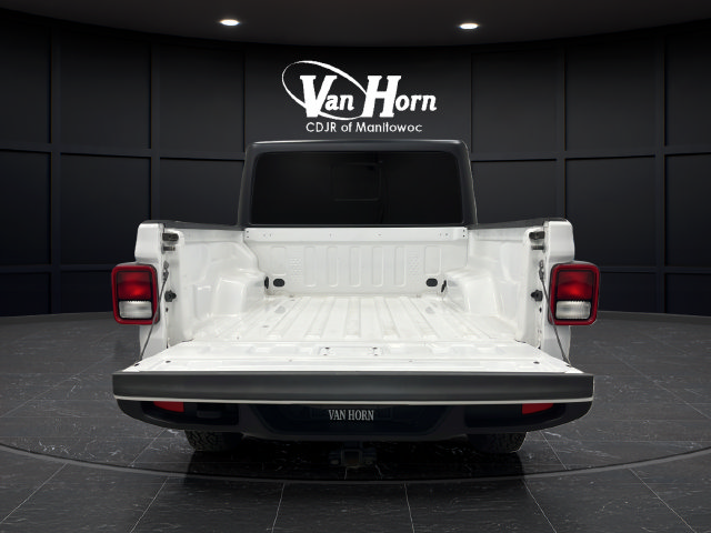 Used 2023 Jeep Gladiator Sport AWD/4WD image 9