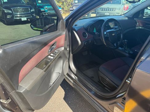 Used 2014 Chevrolet Cruze LT image 13