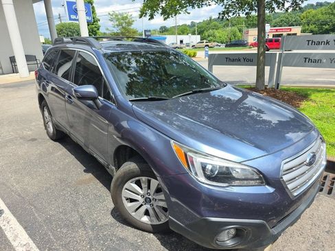 Used 2017 Subaru Outback 2.5i Premium AWD/4WD image 6