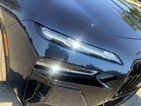 Used 2026 BMW i7 eDrive50 w/ Executive Package image 13