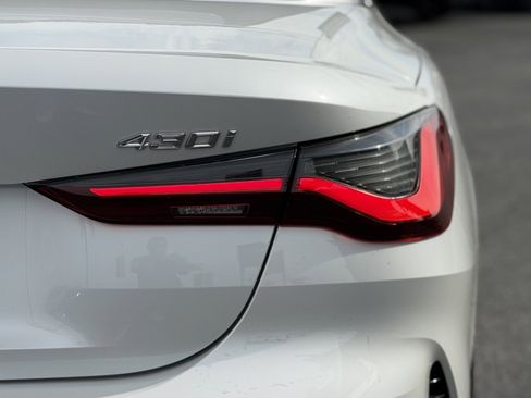 Used 2022 BMW 430i Convertible w/ Convenience Package image 14