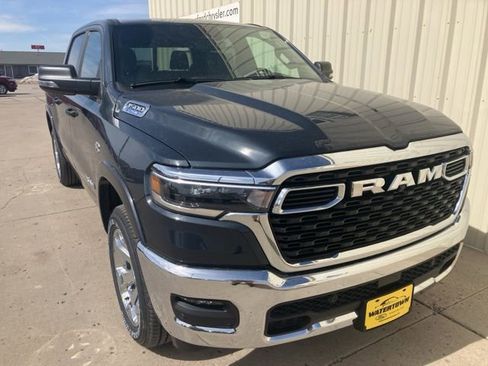 New 2026 RAM 1500 4x4 Crew Cab image 3