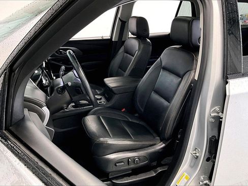 Used 2021 Chevrolet Traverse Premier w/ Redline Edition image 18