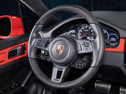 Used 2020 Porsche Cayenne Turbo image 18