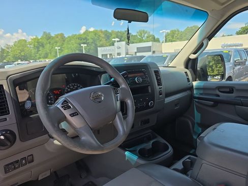 Used 2015 Nissan NV 3500 SV RWD image 18