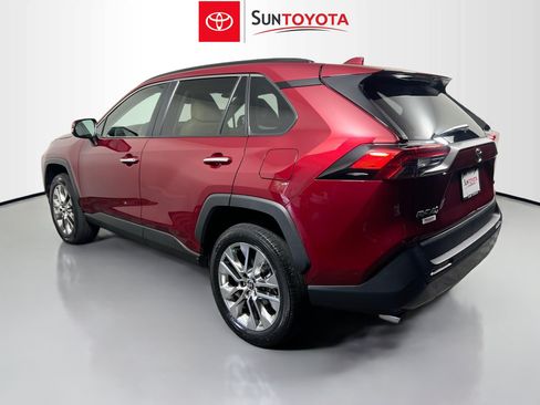 Used 2021 Toyota RAV4 Limited FWD image 6
