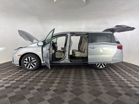 Certified 2026 Honda Odyssey EX-L image 11