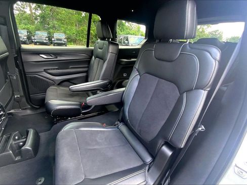 Certified 2025 Jeep Grand Cherokee L Altitude AWD/4WD image 20