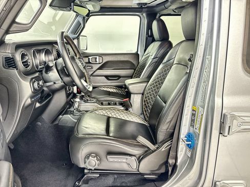 Used 2022 Jeep Wrangler Unlimited Sahara AWD/4WD image 13