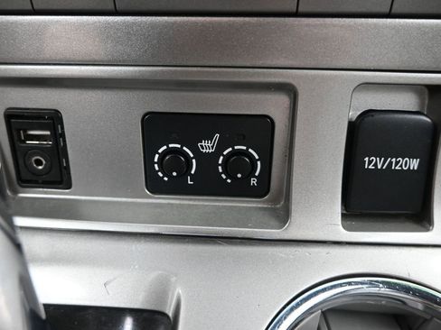 Used 2013 Toyota Highlander SE AWD/4WD image 21
