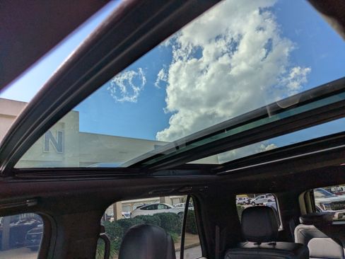 Used 2023 Lincoln Navigator Reserve image 31