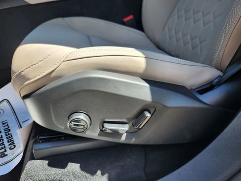 New 2025 Volvo XC90 B5 Core w/ Protection Package Premier image 9