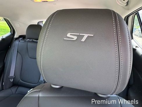 Used 2024 Buick Encore GX Sport Touring FWD image 17