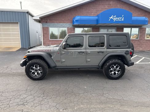 Used 2021 Jeep Wrangler Unlimited Rubicon w/ Cold Weather Group image 3