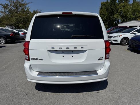 Used 2016 Dodge Grand Caravan SXT image 7