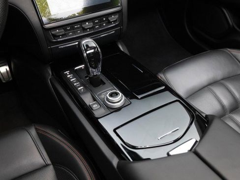 Used 2017 Maserati Quattroporte S GranSport Q4 image 28