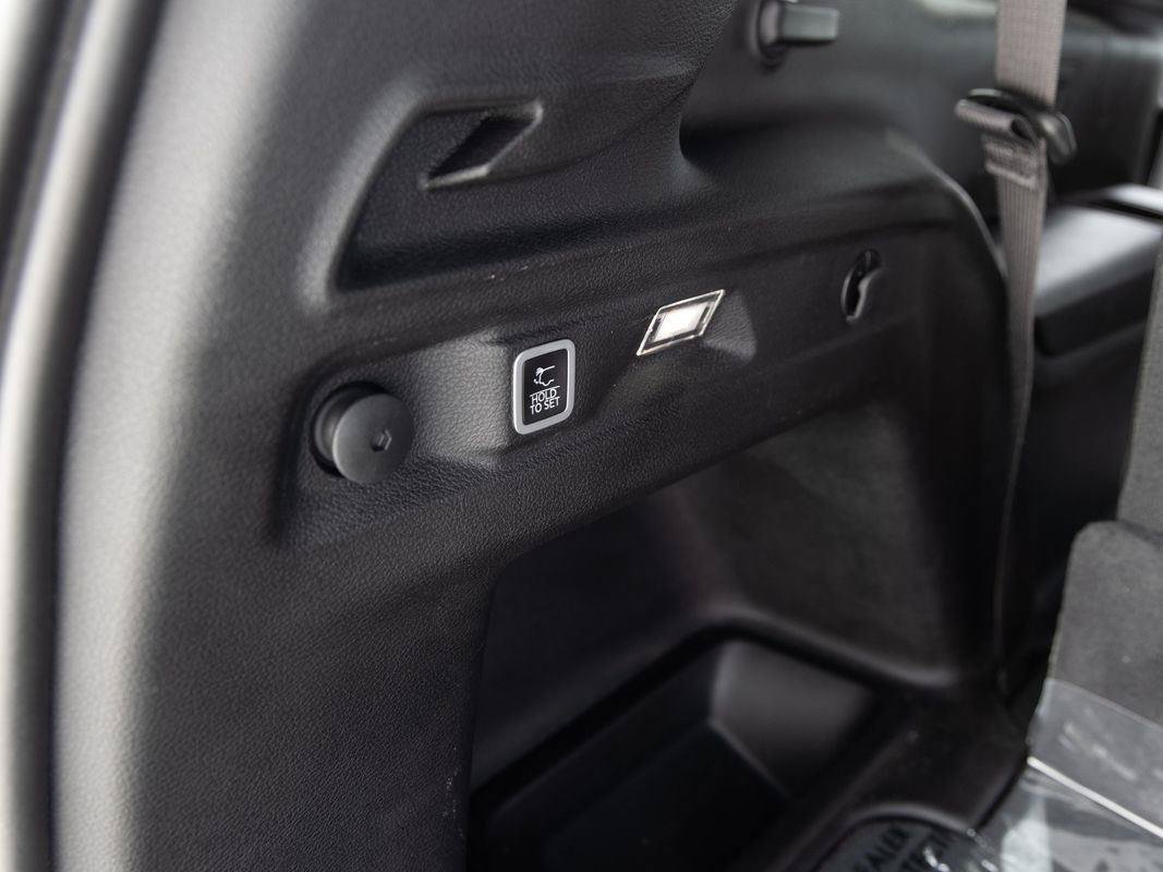 Used 2025 Jeep Grand Cherokee L Limited w/ Luxury Tech Group II AWD/4WD image 26