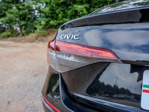 Used 2022 Honda Civic Sport image 10
