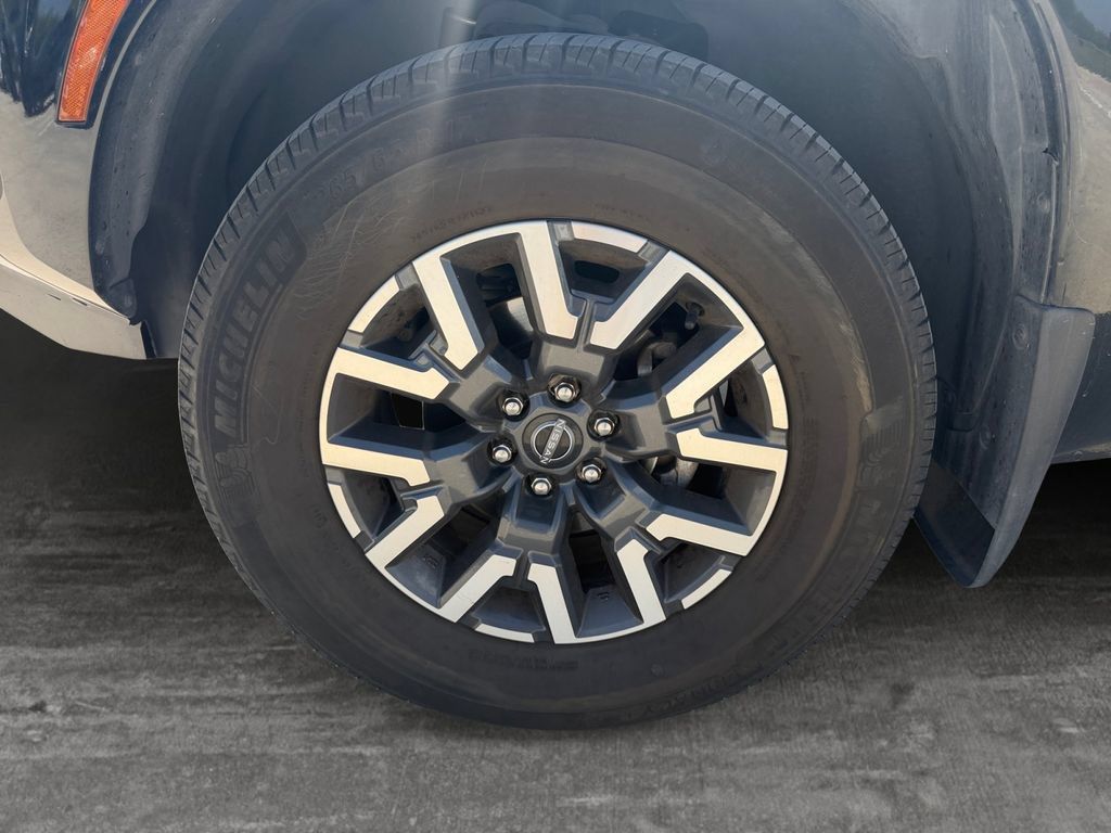 Used 2024 Nissan Frontier SL w/ Technology Package RWD image 9