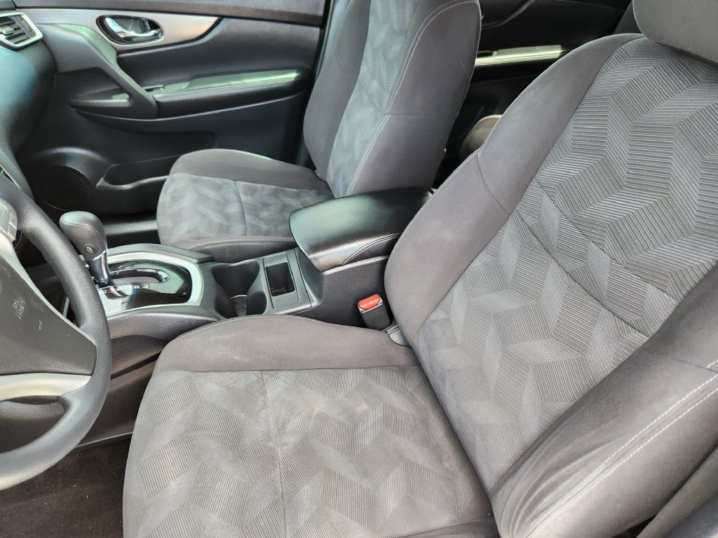 Used 2016 Nissan Rogue S w/ Appearance Package FWD image 11