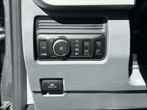 New 2026 Ford F250 XLT w/ FX4 Off-Road Package image 17