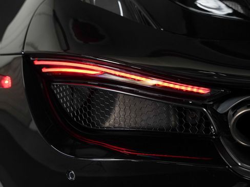 Used 2020 McLaren 720S Luxury image 21