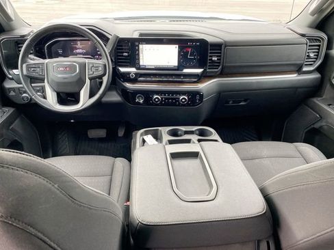Used 2024 GMC Sierra 1500 SLE image 21