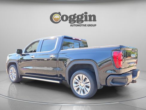 Used 2021 GMC Sierra 1500 Denali w/ Denali Premium Package AWD/4WD image 3