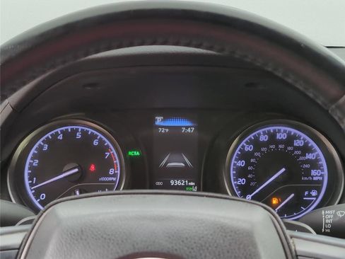 Used 2021 Toyota Camry SE image 18