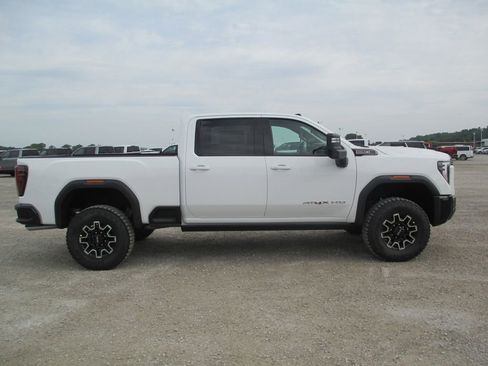 New 2026 GMC Sierra 2500 AT4X AWD/4WD image 3