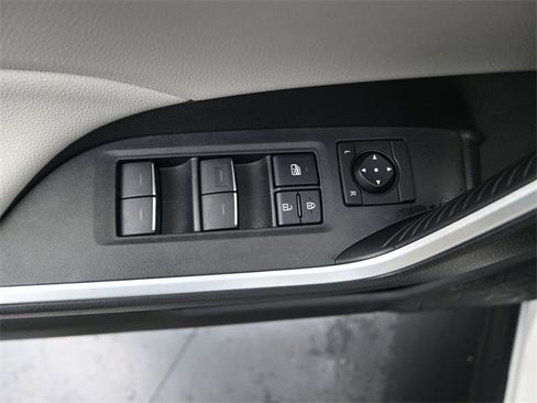 Used 2023 Toyota RAV4 XLE image 12