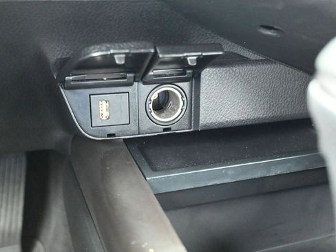 Used 2022 Toyota Camry SE FWD image 23