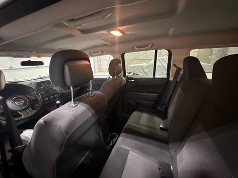 Used 2015 Jeep Patriot Latitude image 16