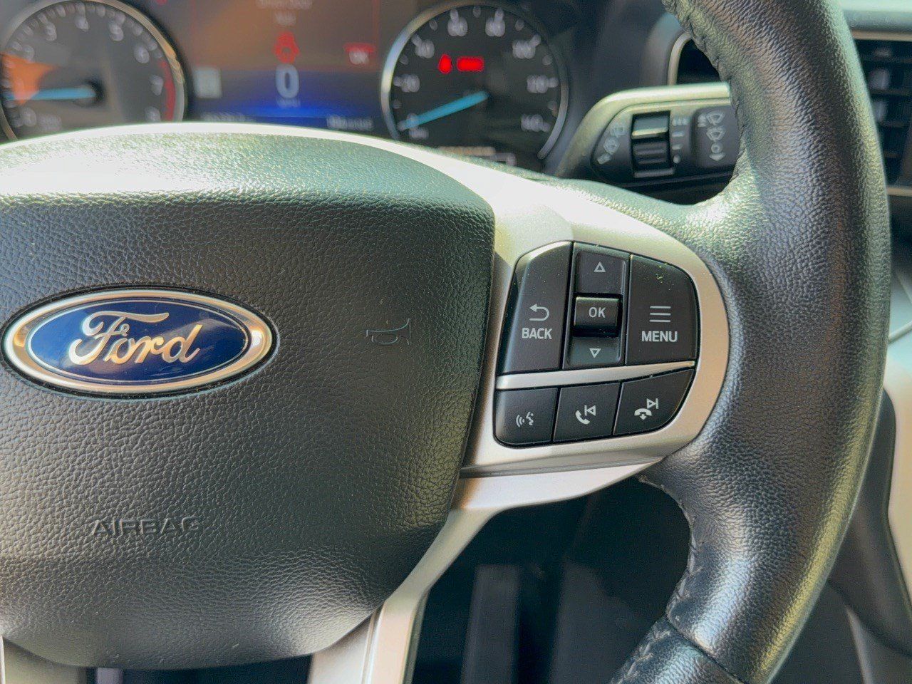 Used 2022 Ford Explorer XLT w/ Equipment Group 202A RWD image 19