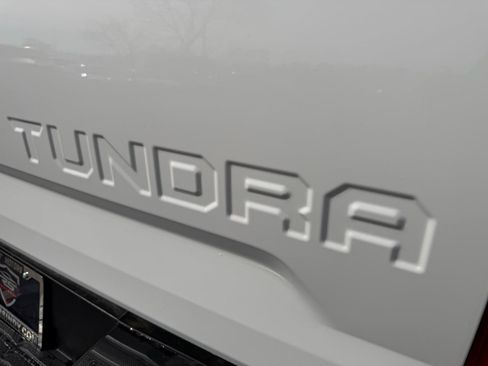 Used 2019 Toyota Tundra SR5 w/ SR5 Upgrade Package image 9
