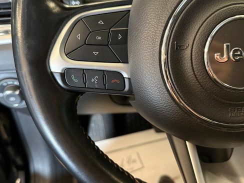 Used 2020 Jeep Compass Latitude w/ Cold Weather Group image 9