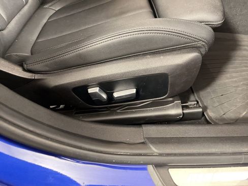 Used 2021 BMW 330i Sedan w/ M Sport Package image 7