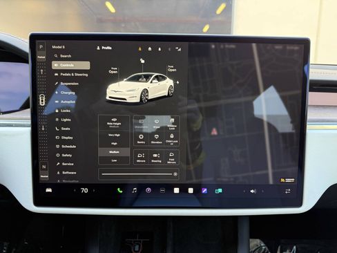 Used 2022 Tesla Model S AWD/4WD image 18
