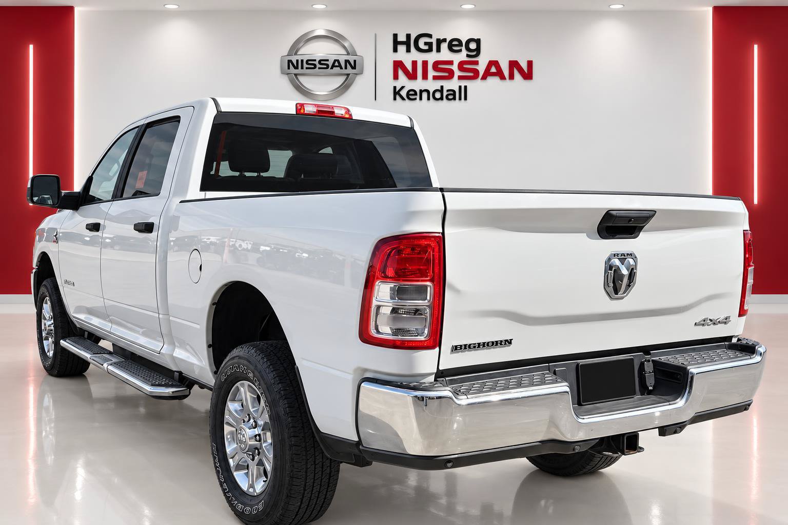 Used 2024 RAM 2500 Big Horn w/ Off Road Package AWD/4WD image 2