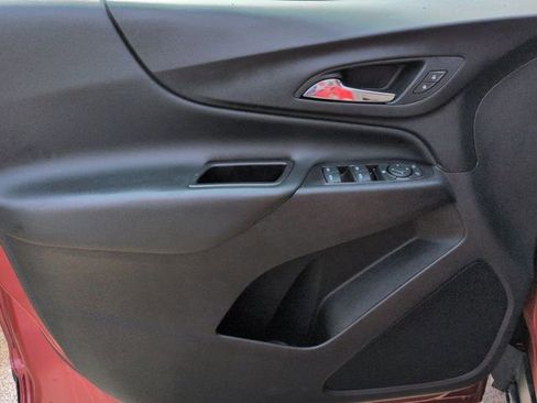 Used 2020 Chevrolet Equinox LT image 24