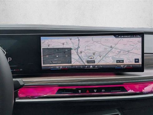 Used 2023 BMW 740i image 15