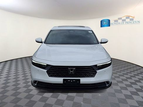 Used 2025 Honda Accord Touring image 2
