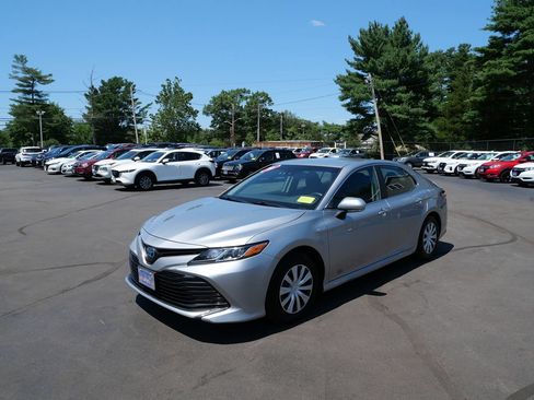 Used 2020 Toyota Camry LE w/ Fleet Convenience Package FWD image 1