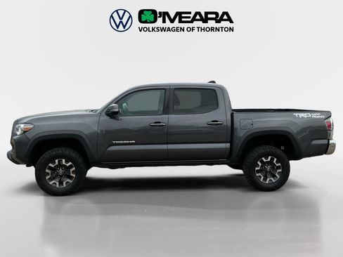 Used 2022 Toyota Tacoma TRD Off-Road RWD image 2